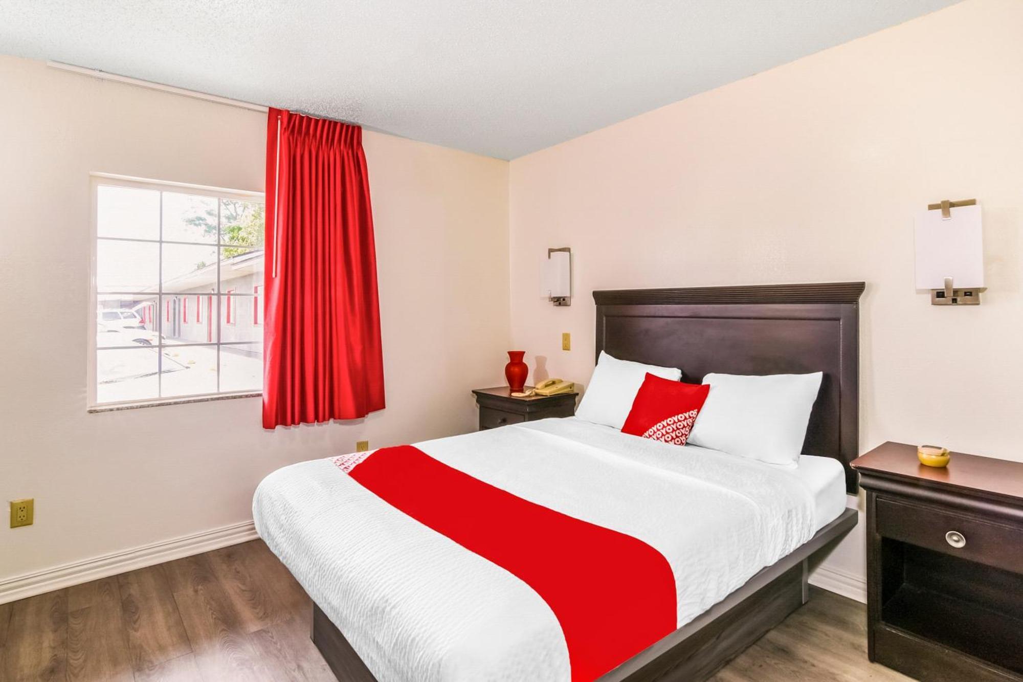 Oyo Hotel Кіллін Екстер'єр фото